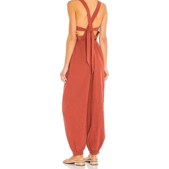 🆕Free People Smocked Jumpsuit in Sumac Colour - Picture 2 of 12